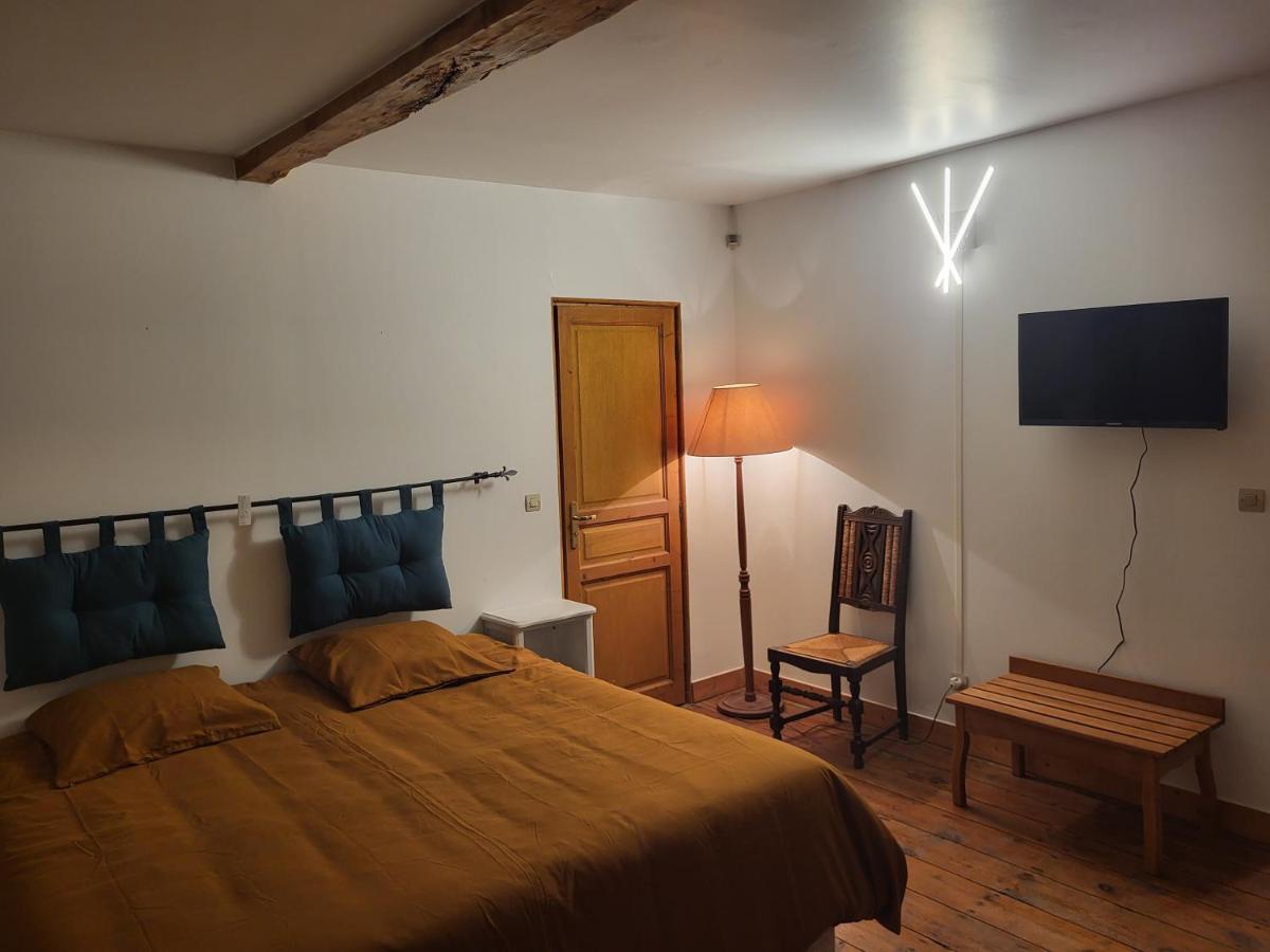 Domaine De La Sarrotte Bed & Breakfast Saugon ภายนอก รูปภาพ