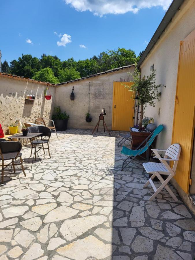 Domaine De La Sarrotte Bed & Breakfast Saugon ภายนอก รูปภาพ