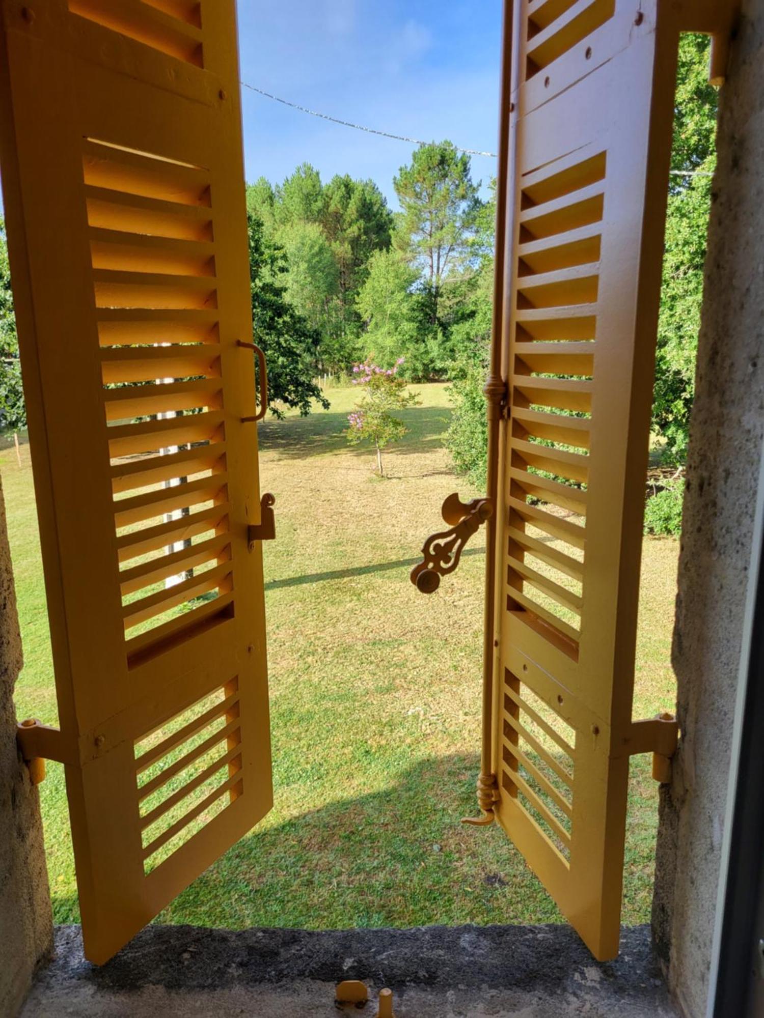 Domaine De La Sarrotte Bed & Breakfast Saugon ภายนอก รูปภาพ